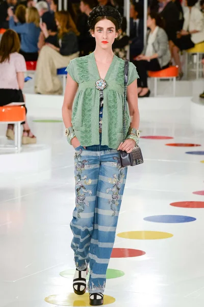 Look 29